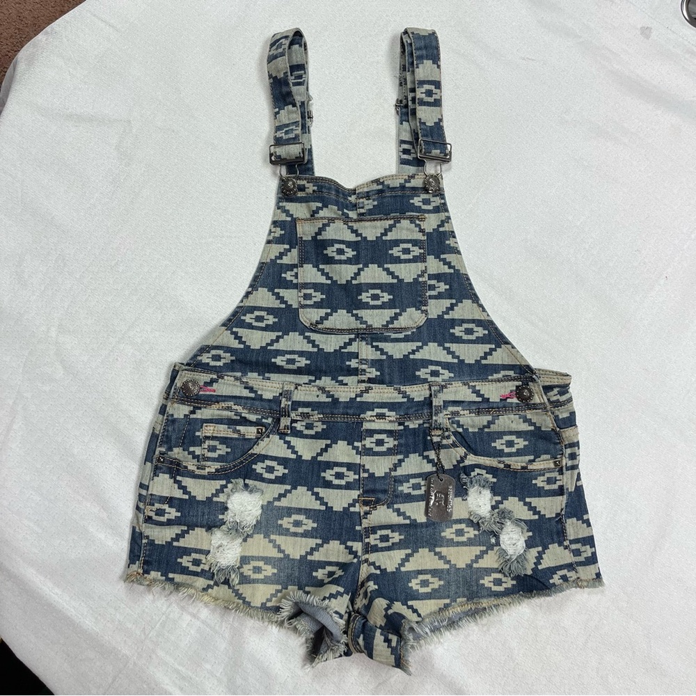Dollhouse ladies Blue and Tan Denim Overall shorts size large